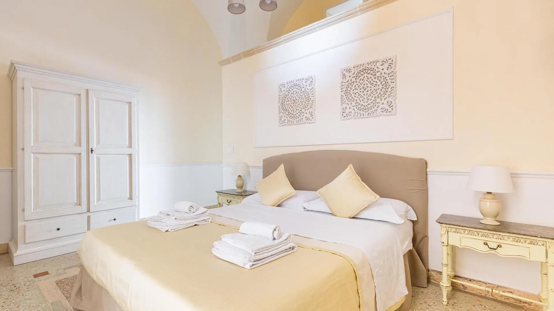 ** Bed & Breakfast Dimora Le Tre Muse Guesthouse Lecce Italy